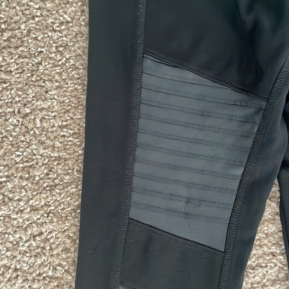 Express Stretchable Moto Leggings - Picture 3 of 5